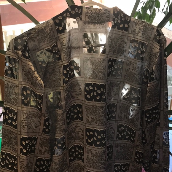 Semi sheer blouse - Picture 5 of 11